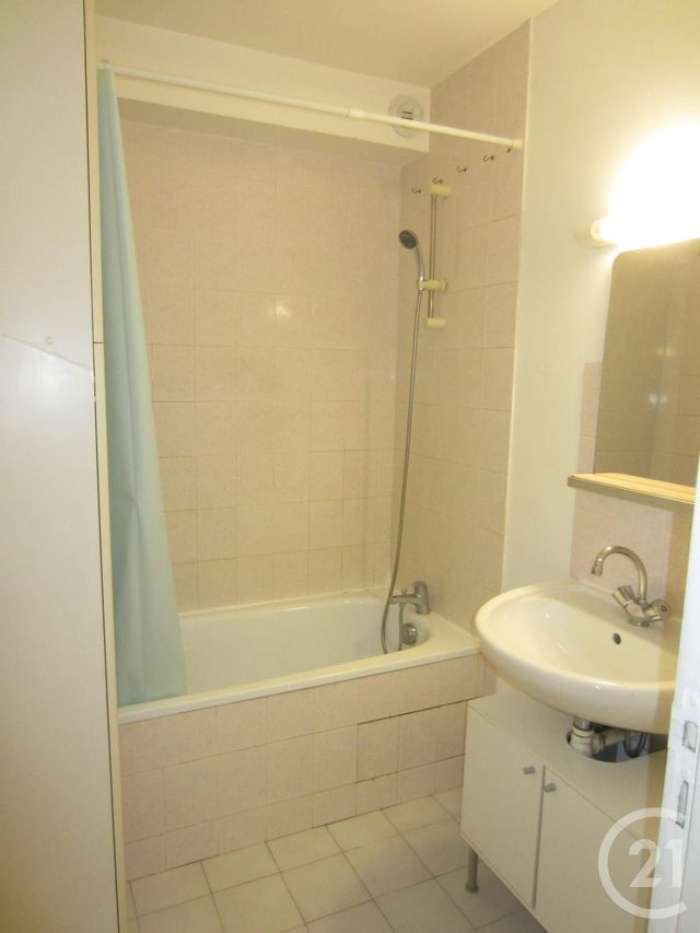 Appartement Studio à louer - 1 pièce - 31.7 m2 - ETRECHY - 91 - ILE-DE-FRANCE - Century 21 Actua Conseils