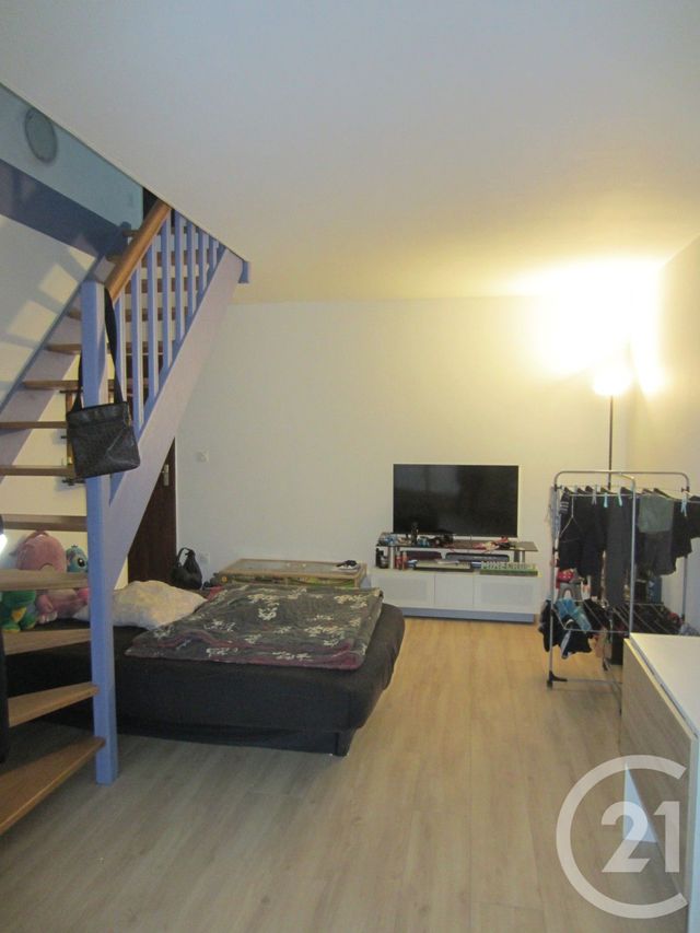 Appartement F2 à louer ETRECHY