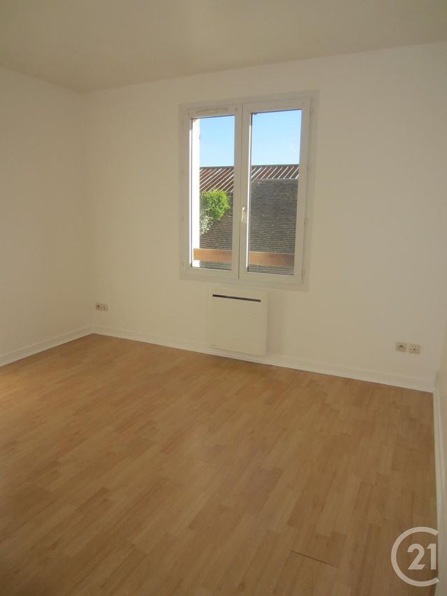 Appartement F2 à louer - 2 pièces - 45.86 m2 - ETRECHY - 91 - ILE-DE-FRANCE - Century 21 Actua Conseils