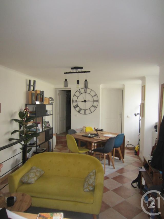 Appartement F2 à louer ETRECHY