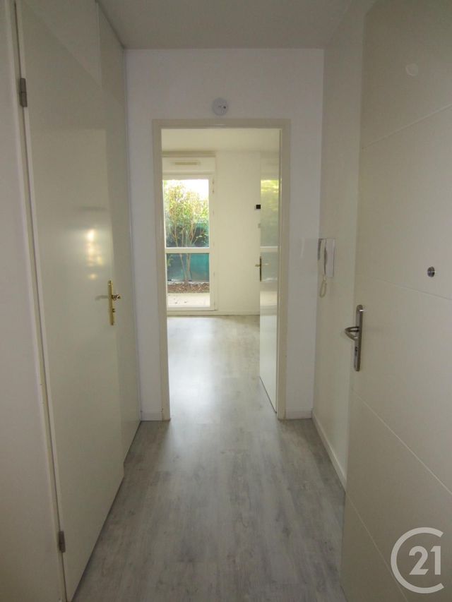 Appartement Studio à louer - 1 pièce - 23.0 m2 - ETRECHY - 91 - ILE-DE-FRANCE - Century 21 Actua Conseils