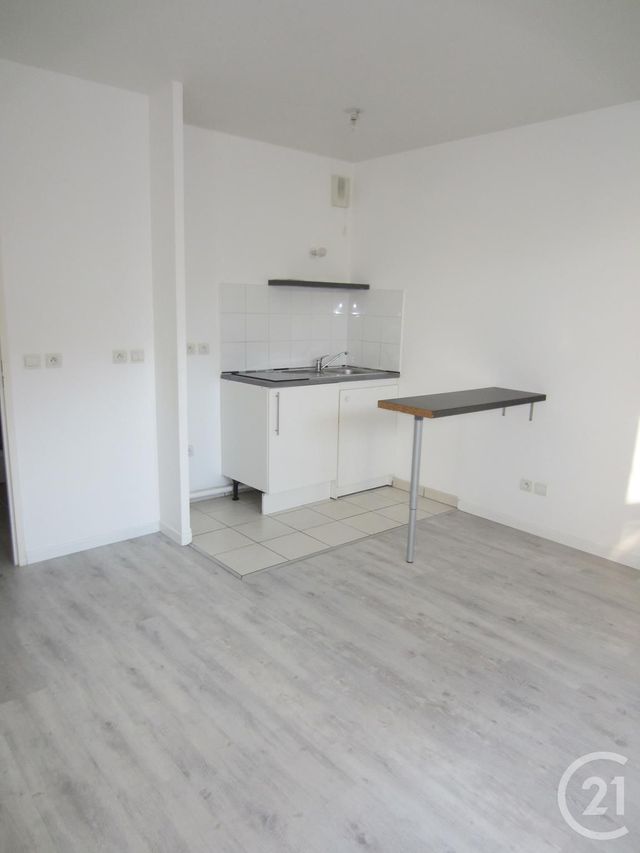 Appartement Studio à louer - 1 pièce - 23.0 m2 - ETRECHY - 91 - ILE-DE-FRANCE - Century 21 Actua Conseils