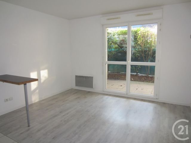 Appartement Studio à louer - 1 pièce - 23.0 m2 - ETRECHY - 91 - ILE-DE-FRANCE - Century 21 Actua Conseils